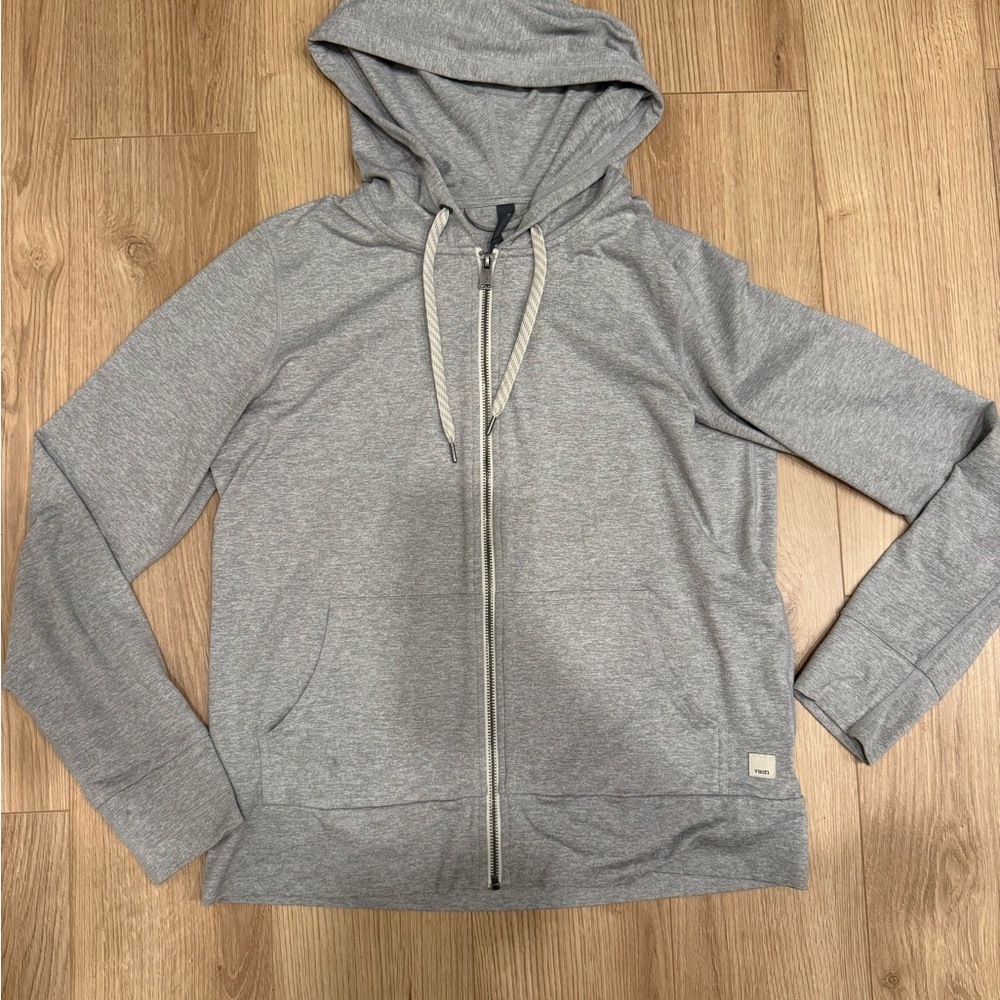 Vuori Halo Performance Hoodie in Pale Heather Grey